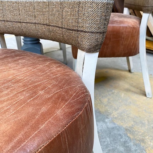 4 Seater Round Table and Chairs - 850mm Dia